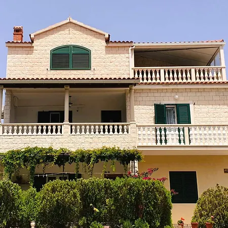 Apartmani Marijana Bol Exterior photo