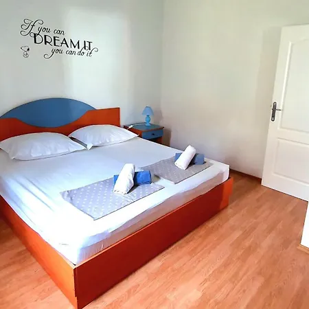 Apartmani Marijana Bol Exterior photo